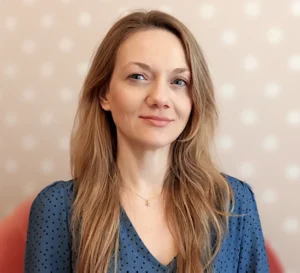 Psychoterapeutka w gabinecie terapeutycznym w Warszawie na Bemowie